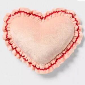 Pillowfort Pink/Peach Heart Shaped Velour Pillow.  14.5x17. NEW..Super soft!!
